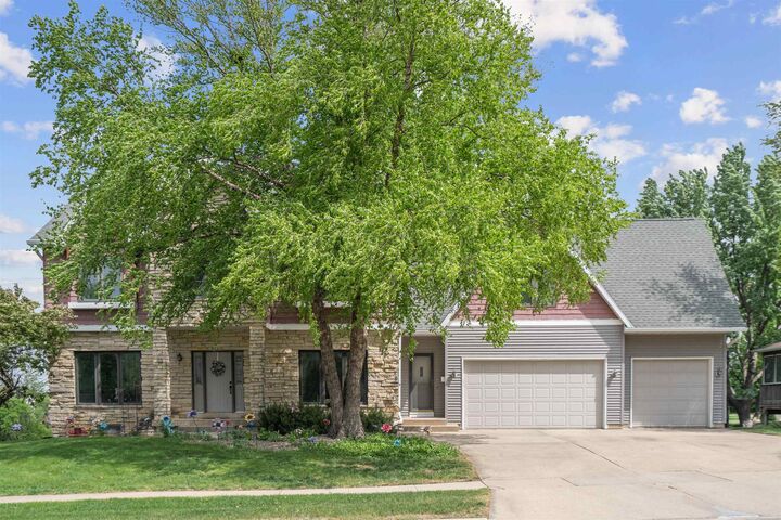 3413 Pheasant Drive  Cedar Falls IA 50613 photo