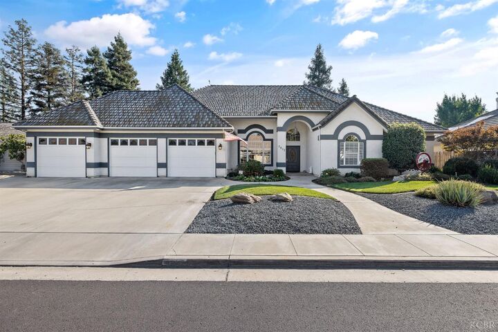 2637 E Laura Court  Visalia CA 93292 photo