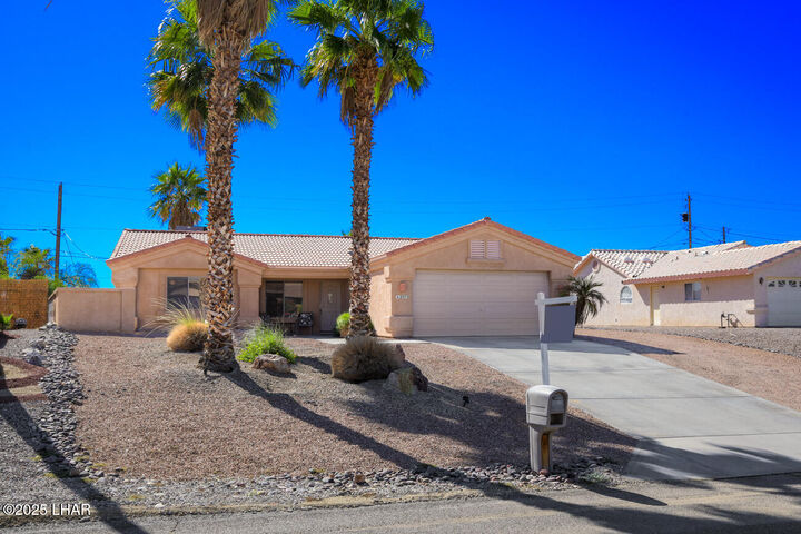 2572 Sunkentree Dr  Lake Havasu City AZ 86403 photo