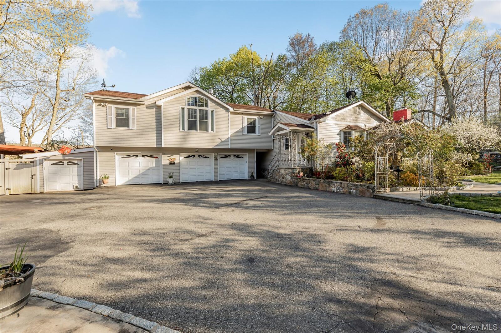 Property Photo:  120 Morningside Drive  NY 10562 