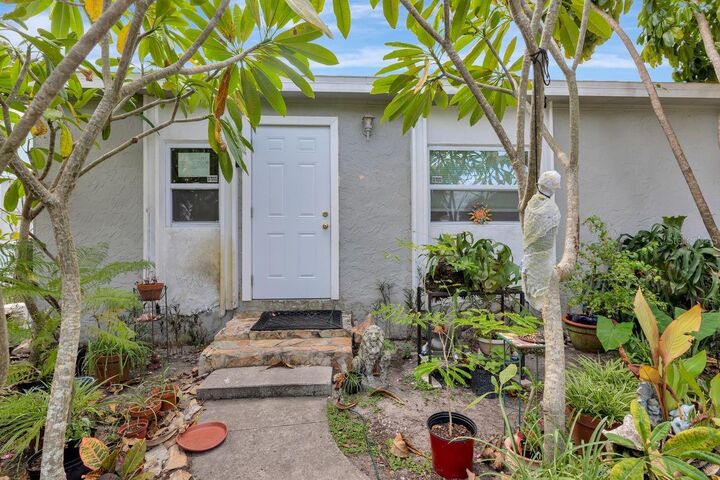 3278 56th Avenue N  St Petersburg FL 33714 photo