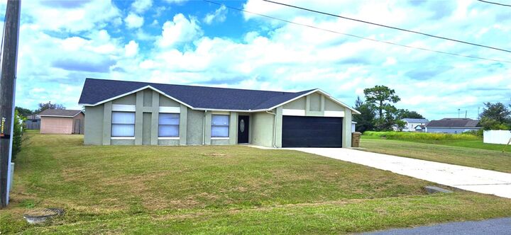 Property Photo: 622 Baldwin Drive FL 34758