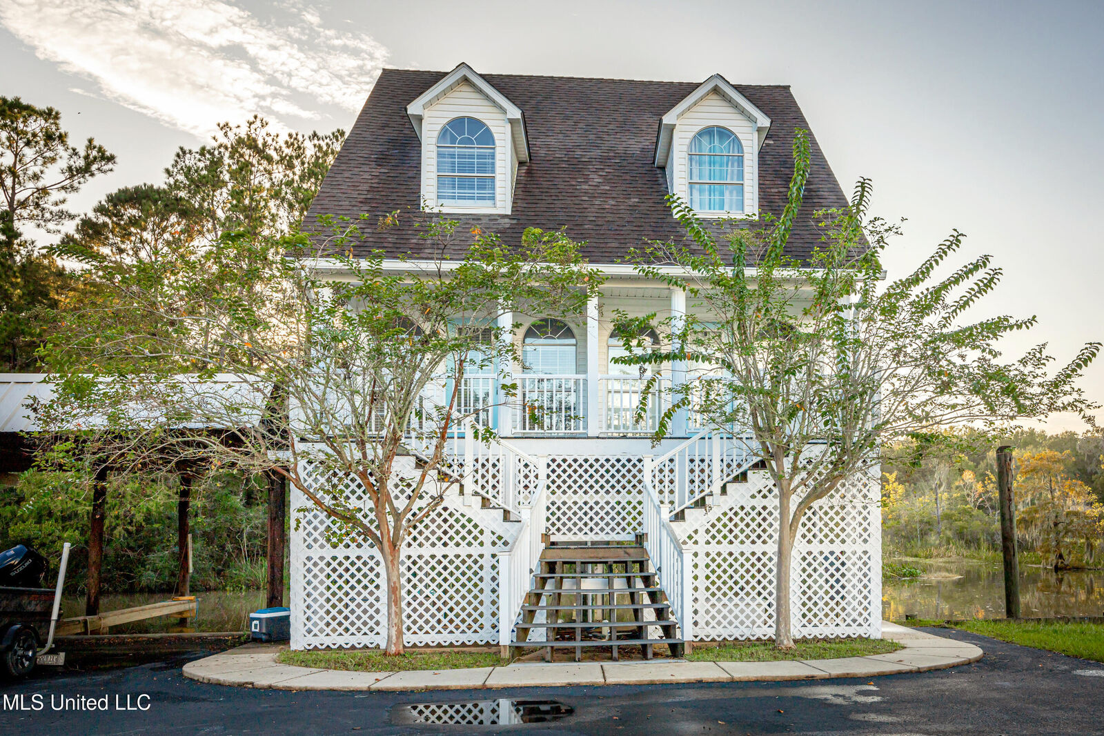 Property Photo:  1102 Stanfield Point Road  MS 39553