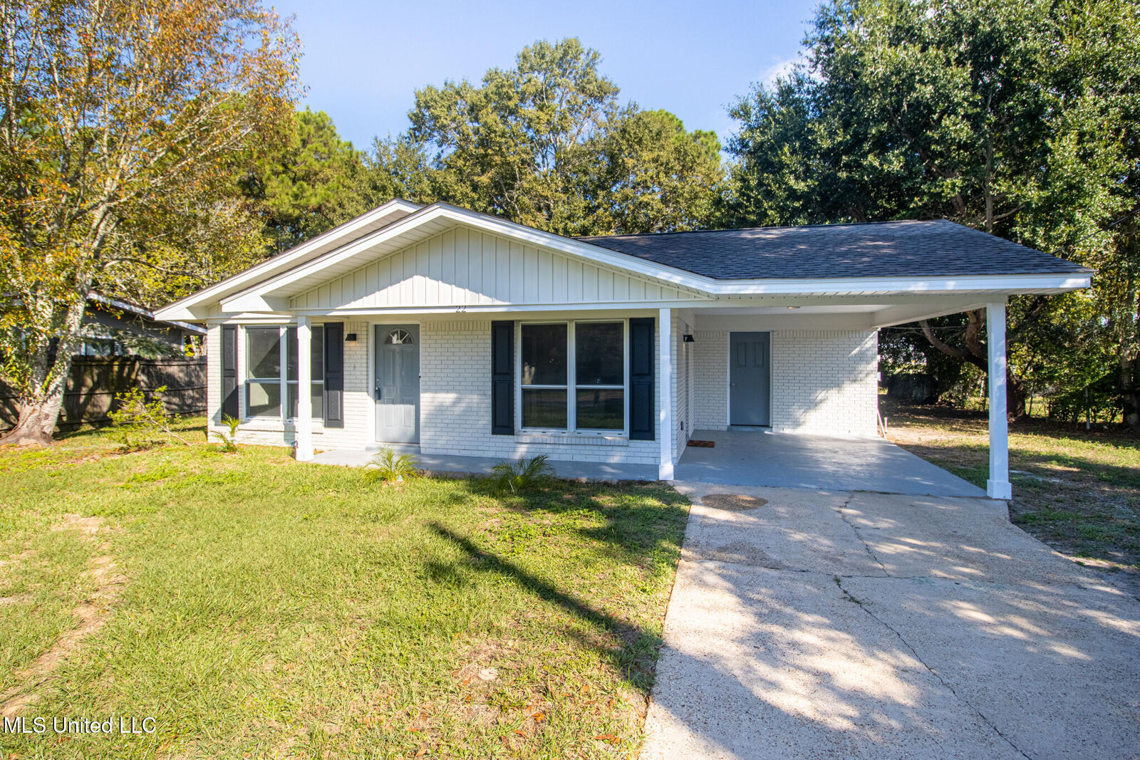 Property Photo:  22 E Park Street  MS 39507 