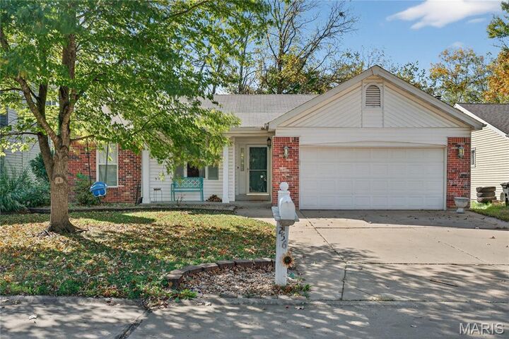256 Barrington Drive  St Peters MO 63376 photo