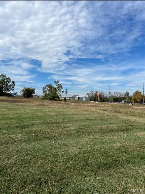 Property Photo:  24 N Dover Street  MO 63628