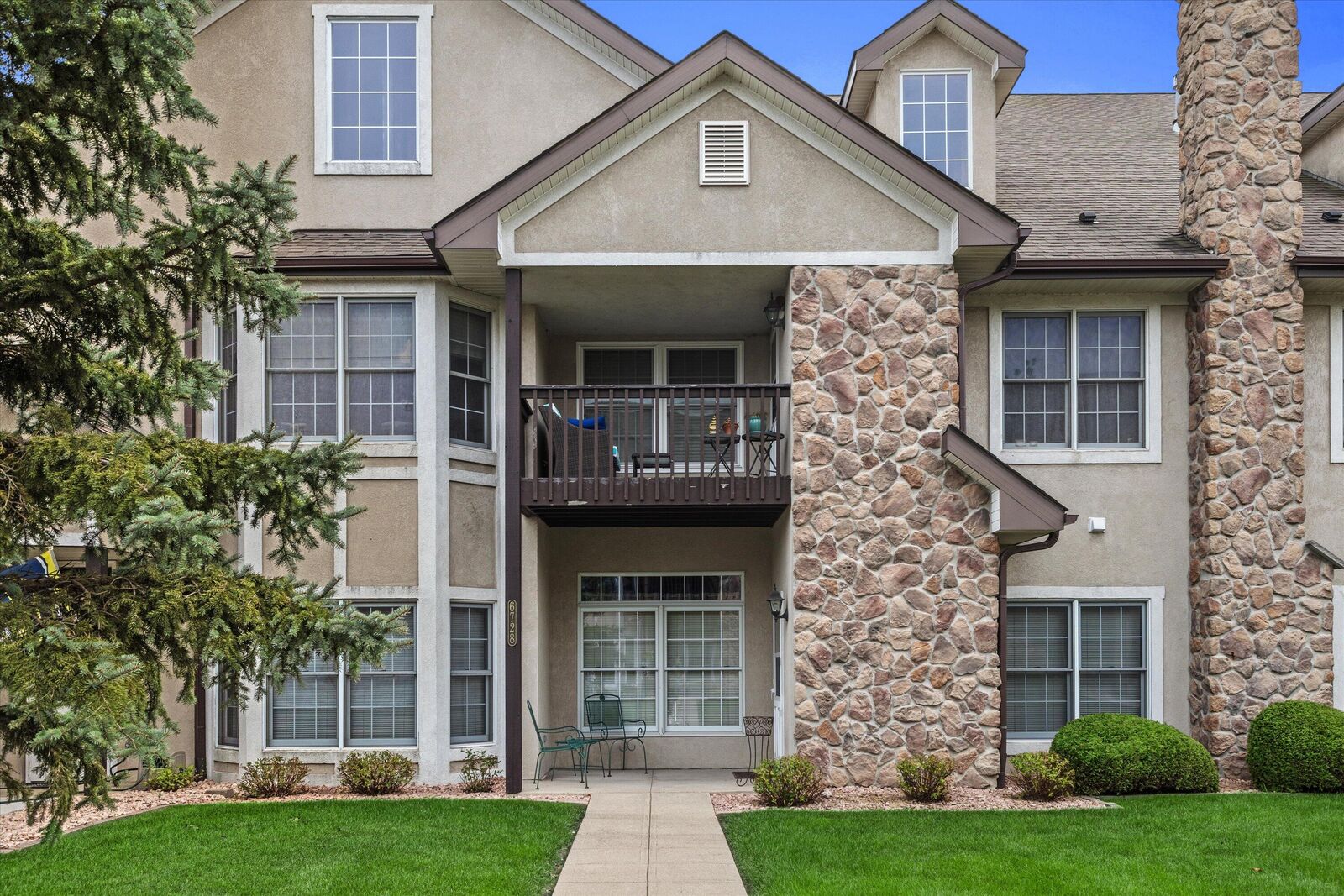 Property Photo:  6728 S 34th St  WI 53132 