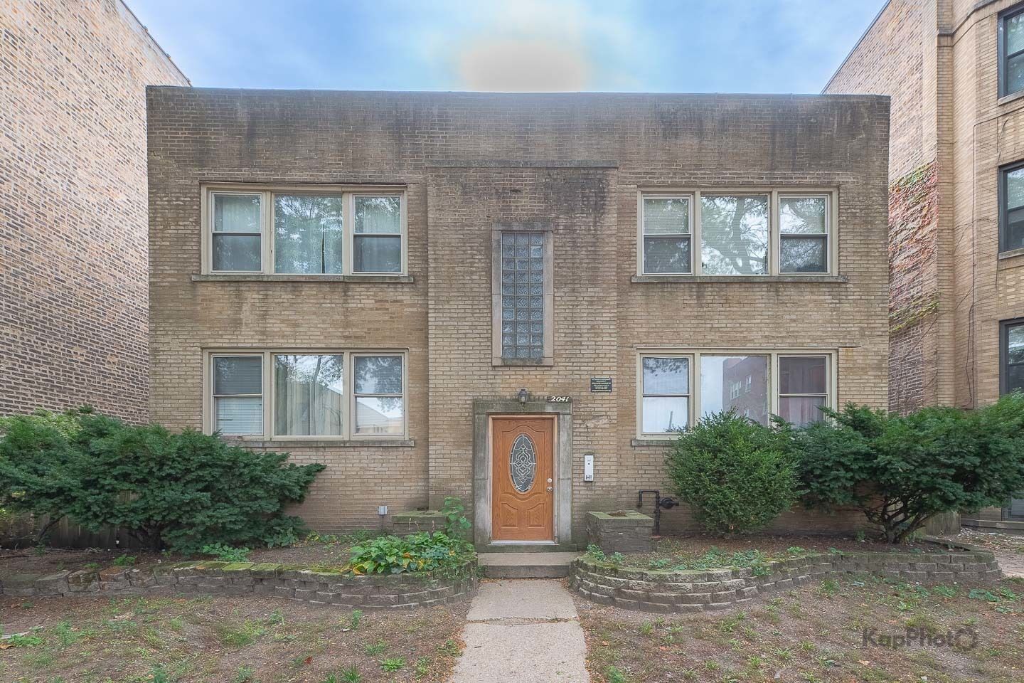 Property Photo:  2041 W Jarvis Avenue 2E  IL 60645 