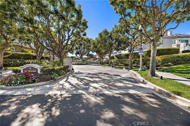 Property Photo:  1 Grenelle  CA 92657 