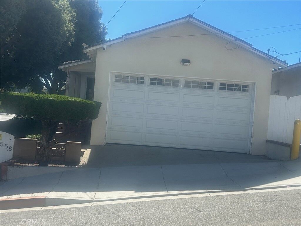 Property Photo: 558 8th Street CA 90254
