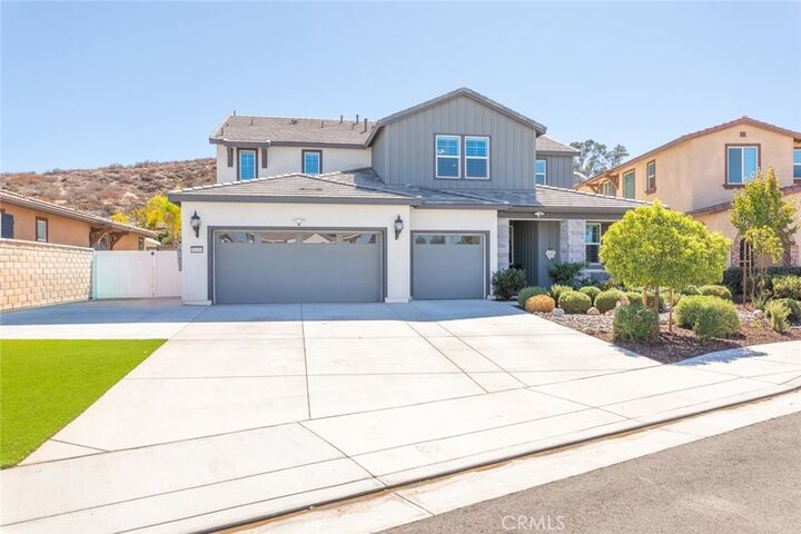 Property Photo: 26219 Silver Birch CA 92584