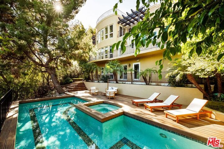 2505 Bowmont Drive  Beverly Hills CA 90210 photo