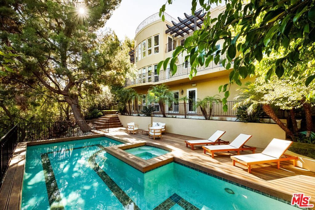 Property Photo:  2505 Bowmont Drive  CA 90210 