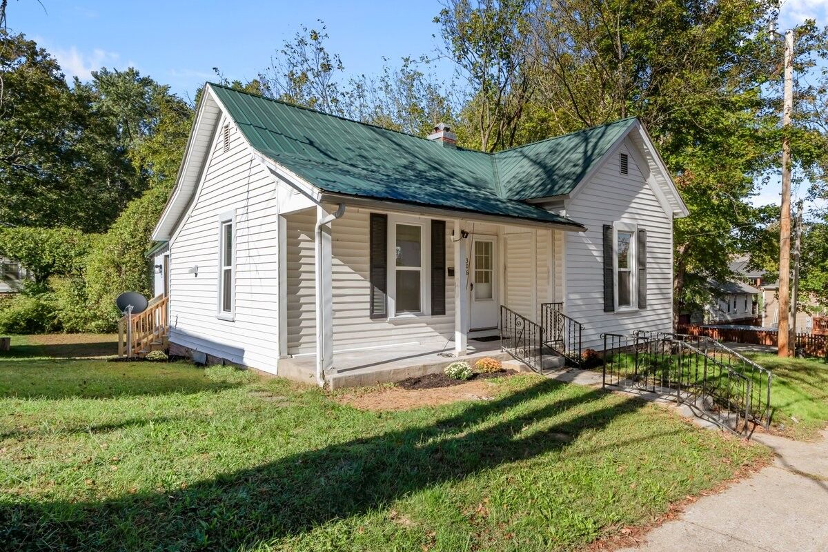 Property Photo:  306 E Rickert Ave  TN 37055