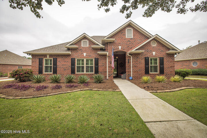 Property Photo:  1111 Avenshire Circle  NC 28412 