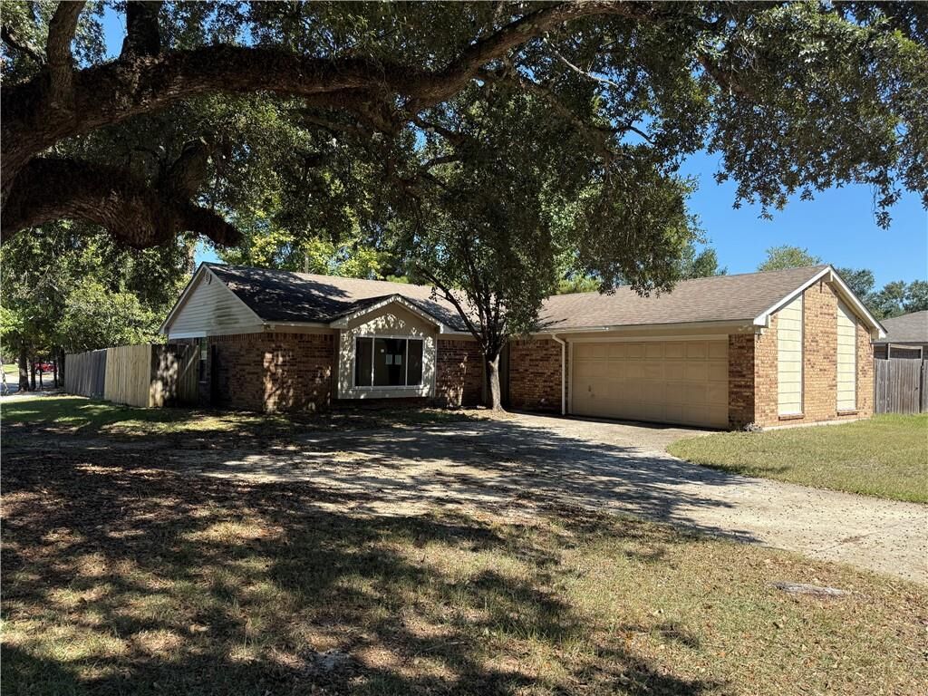 Property Photo:  226 Drury Lane  LA 70460