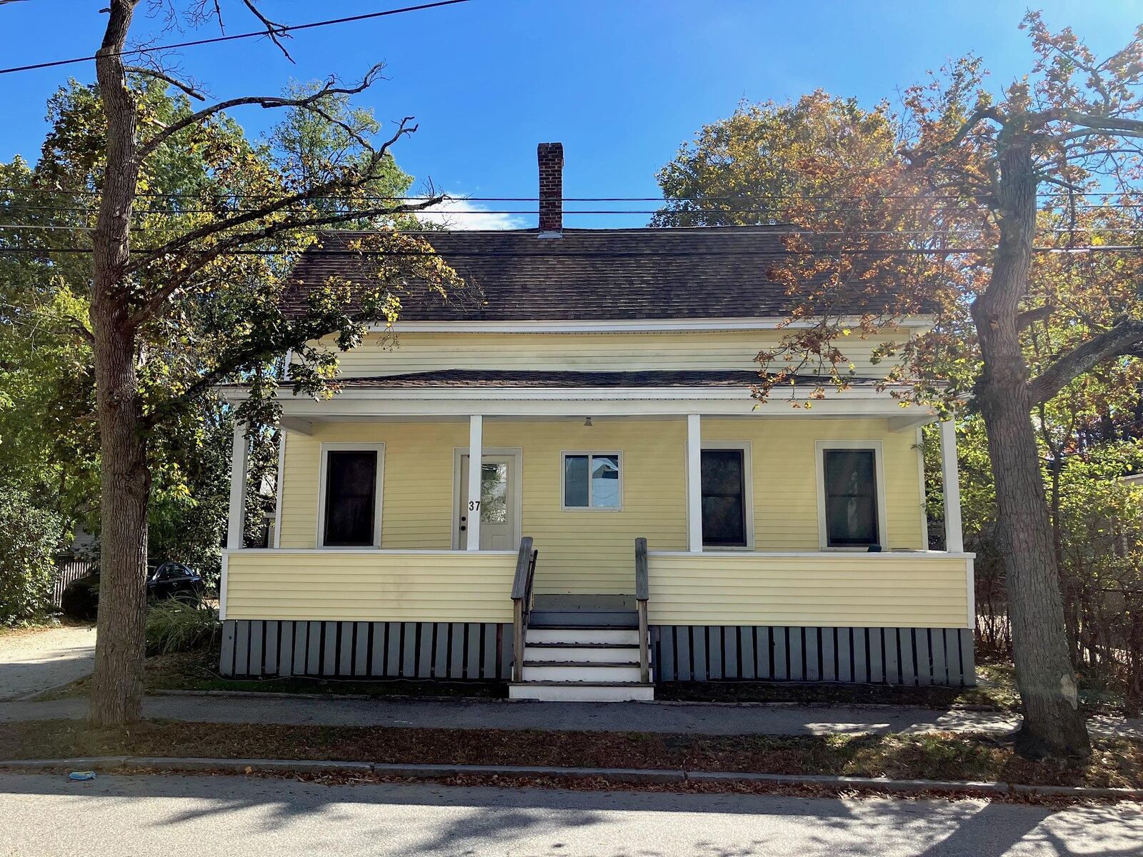 Property Photo:  37 Thorndike Street  NH 03301 