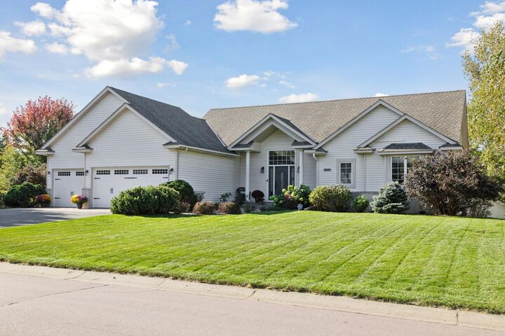 5040 127th Street W  Apple Valley MN 55124 photo