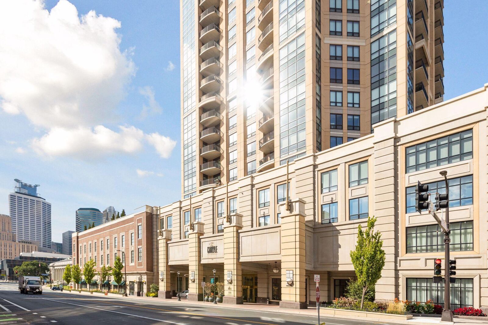 Property Photo:  100 3rd Avenue S 2207  MN 55401 