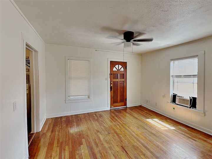 Property Photo: 3333 W 5th Street A TX 76107