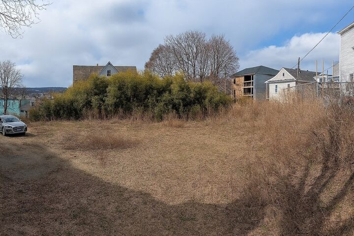 Property Photo:  1 Arlington St  MA 01604 