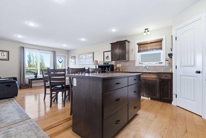 Photo de la propriété: 184 Jenner Crescent AB T4P 0B4