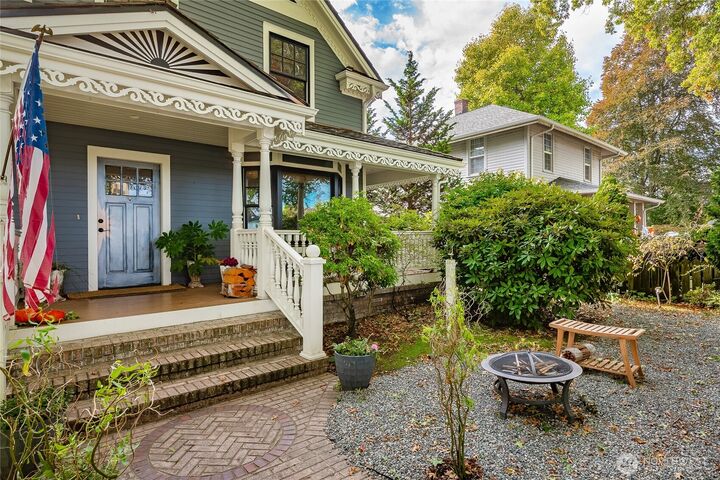 Property Photo: 915 Front Street WA 98264