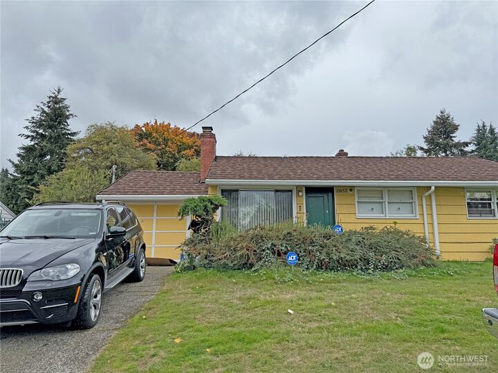 Property Photo:  13053  Roosevelt Way NE  WA 98125 