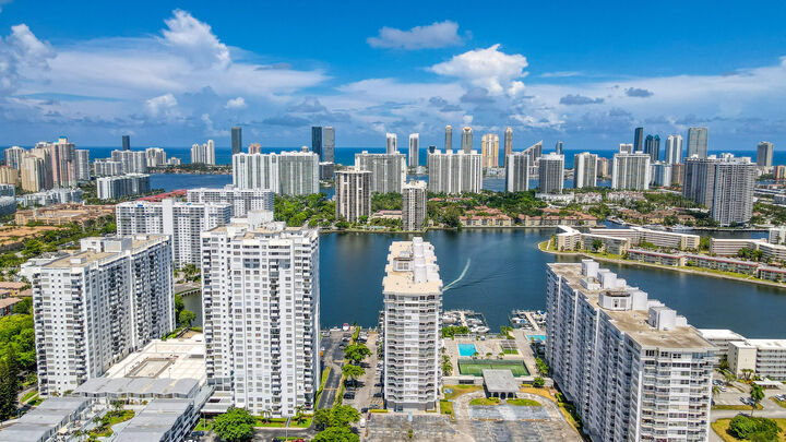Property Photo: 18051 Biscayne Boulevard 1104 FL 33160