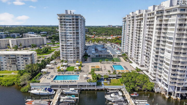 Property Photo: 18051 Biscayne Boulevard 1104 FL 33160