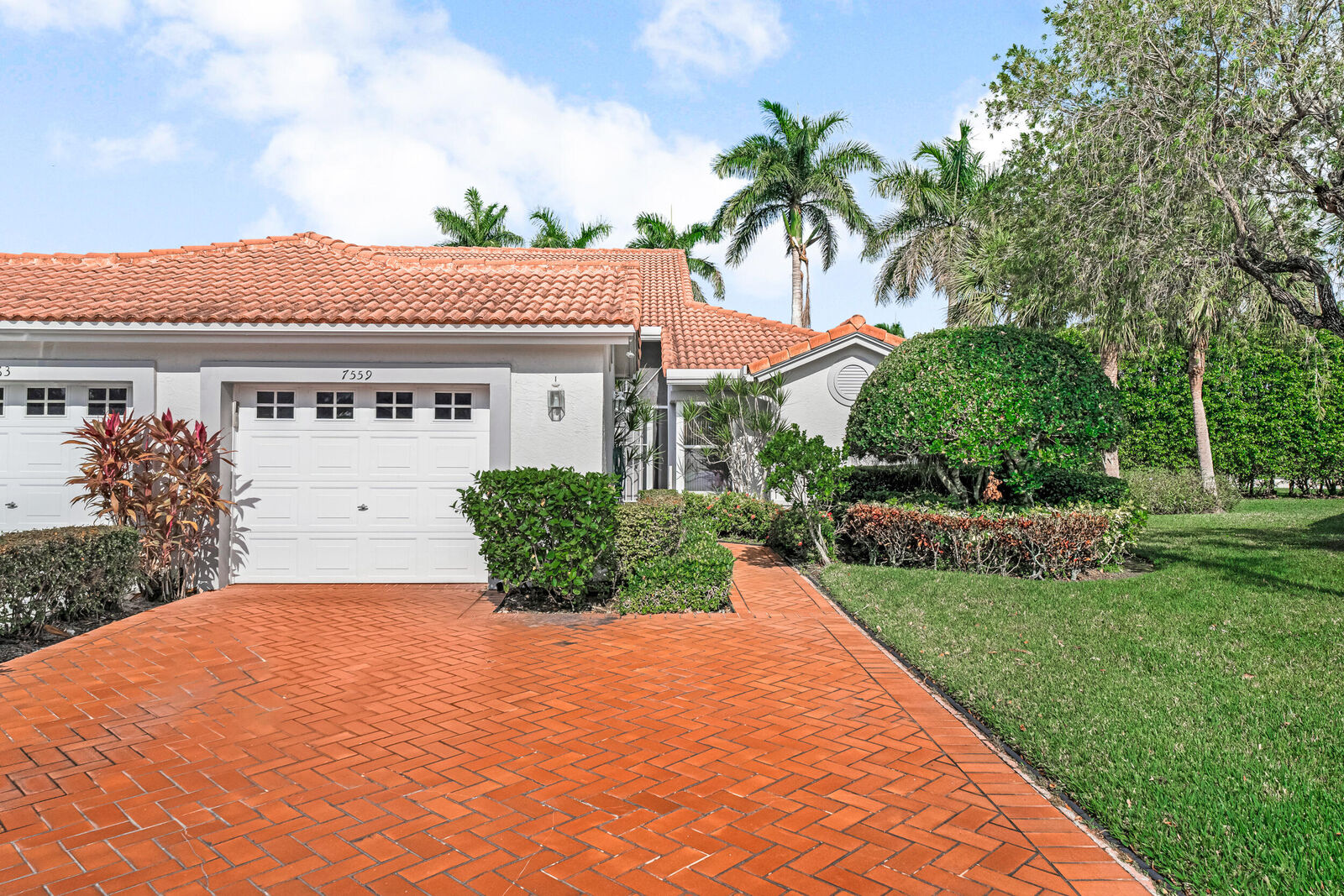 Property Photo:  7559 Seafoam Court  FL 33437