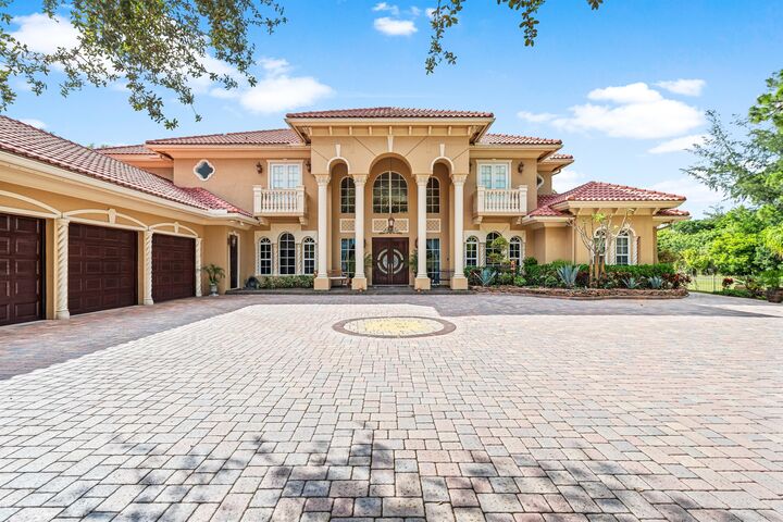 Property Photo:  6071 NW 69th Way  FL 33067