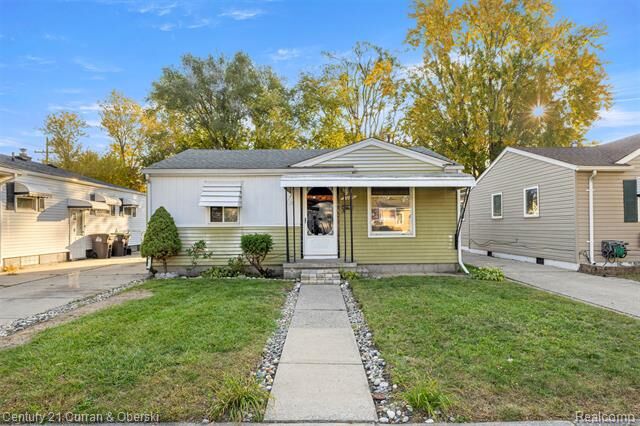 Property Photo: 8025 Oak Street MI 48180