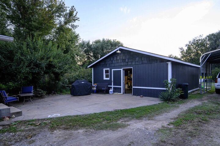 Property Photo: 363 SW Midian Rd KS 67042