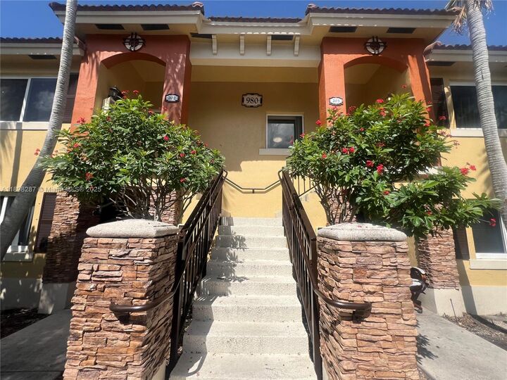 Property Photo:  980 NE 33rd Ter 203  FL 33033 