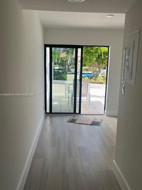 Property Photo:  20281 E Country Club Dr Cab16  FL 33180