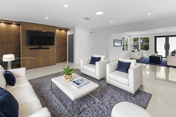 Property Photo:  1429 Rodman St  FL 33020