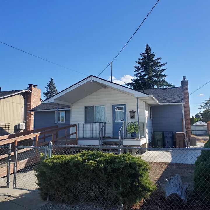 Property Photo: 3717 E 29th Ave WA 99216-5764