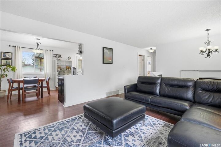 Property Photo: 206 Western Crescent SK S7H 4J6
