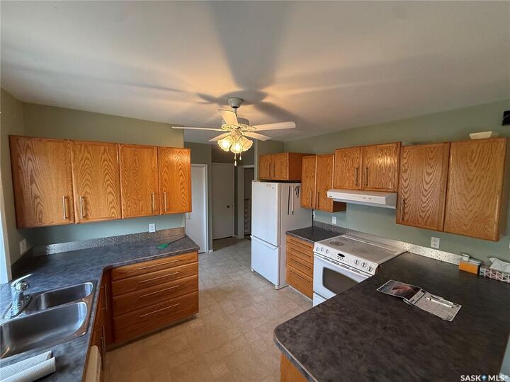Property Photo: 507 7th Avenue E SK S0H 0B0