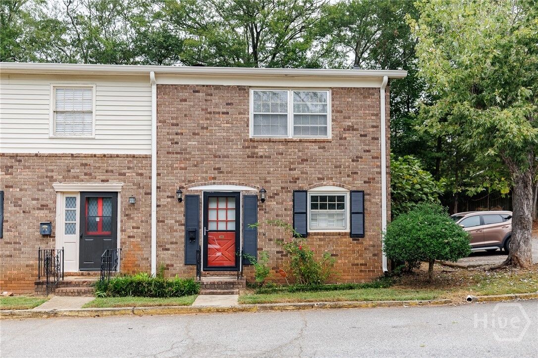 Property Photo:  185 Eaglewood Way  GA 30606