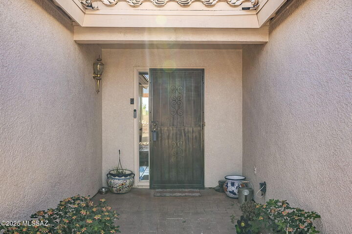 Property Photo: 1171 W Placita Alvina AZ 85614