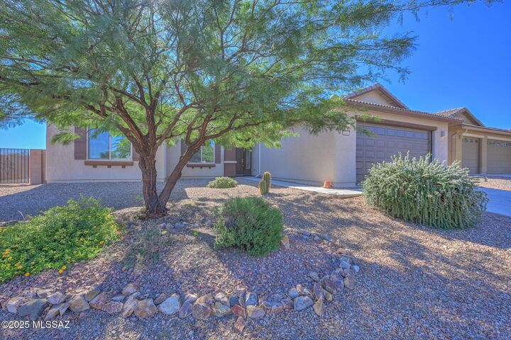 Property Photo:  4390 Christopher Drive  AZ 85650 