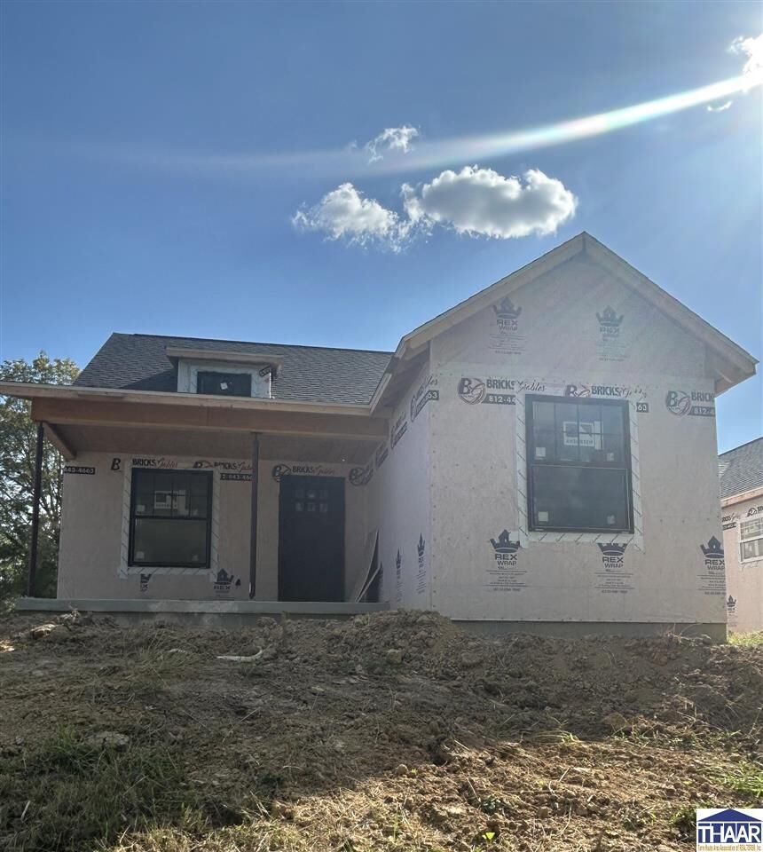 Property Photo: 323 E Wall Street IN 47882