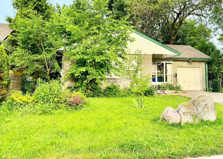 Property Photo:  272 Conestoga Avenue  ON L4C 2H2