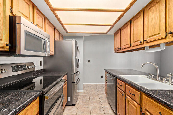 Property Photo: 3132 W Acapulco Lane AZ 85053