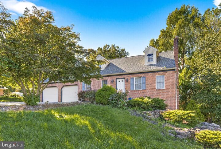 710 Dustin Drive  Lancaster PA 17601 photo