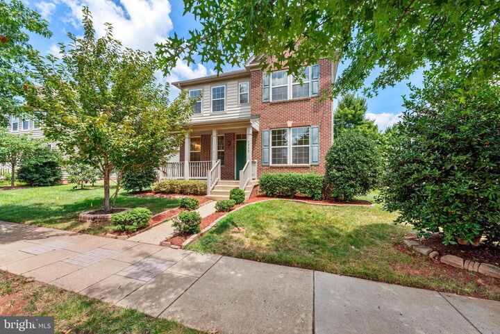 Property Photo:  9939 Lake Jackson Drive  VA 20110 