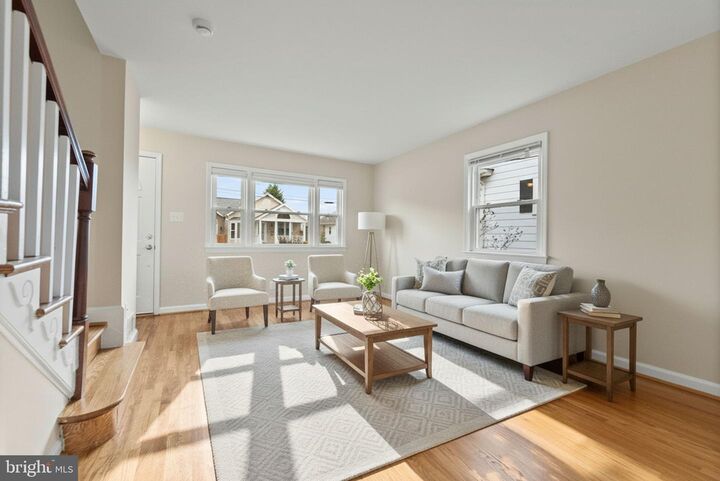 Property Photo: 107A E Del Ray Avenue VA 22301