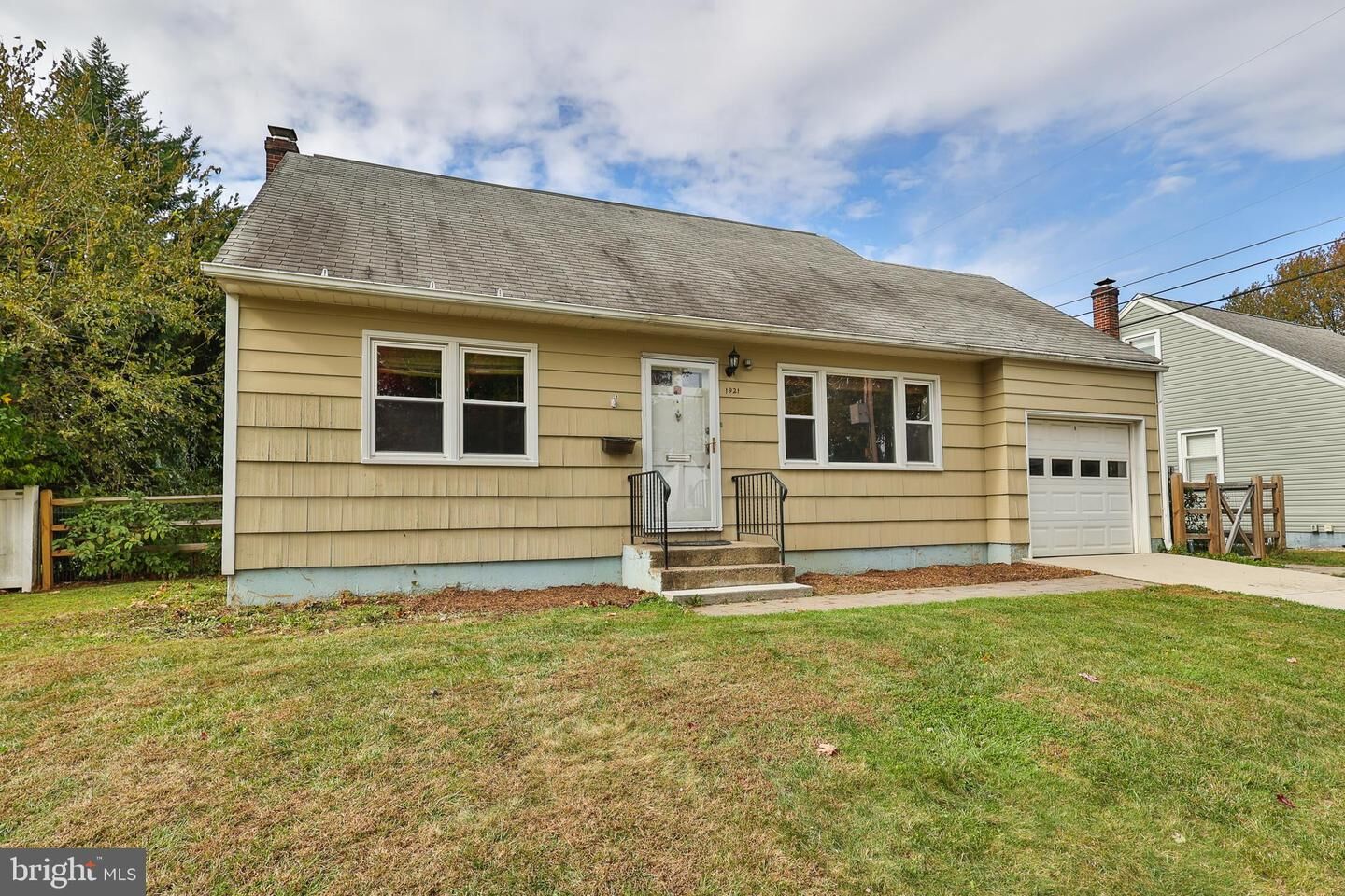 Property Photo:  1921 Greenleaf Street  PA 18017 